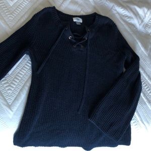 NAVY CROSS UP SWEATER